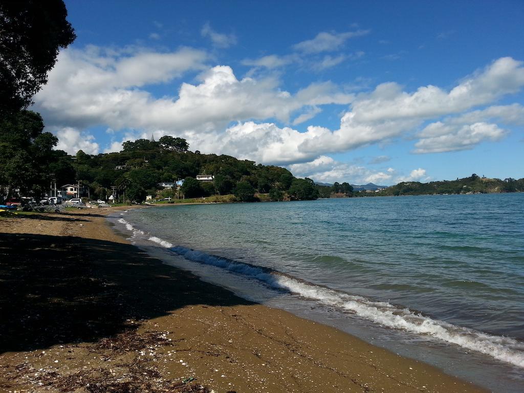 Отель Oamaru Bay Tourist Park Coromandel Экстерьер фото