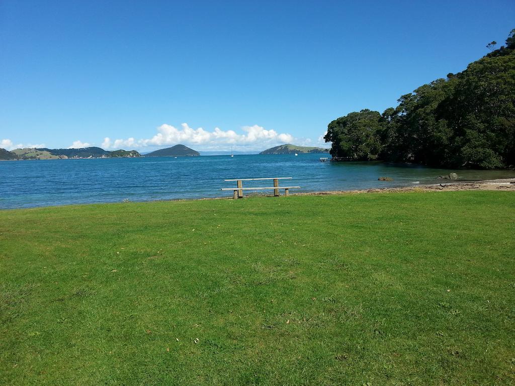 Отель Oamaru Bay Tourist Park Coromandel Экстерьер фото