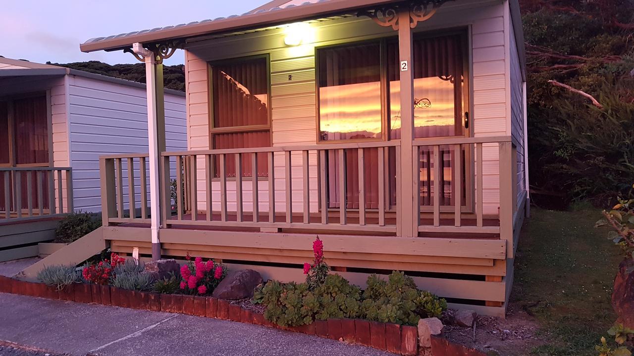 Отель Oamaru Bay Tourist Park Coromandel Экстерьер фото